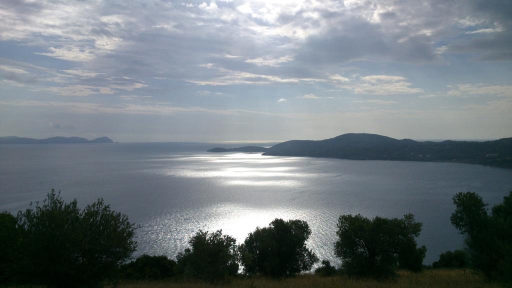 Kripis Studio Paliouri Bagian luar foto