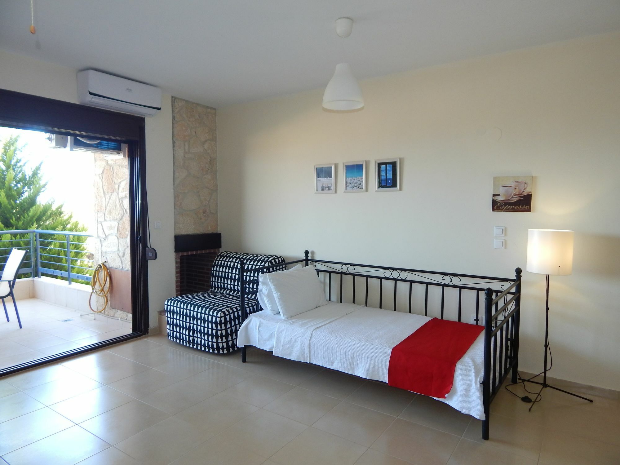 Kripis Studio Paliouri Bagian luar foto
