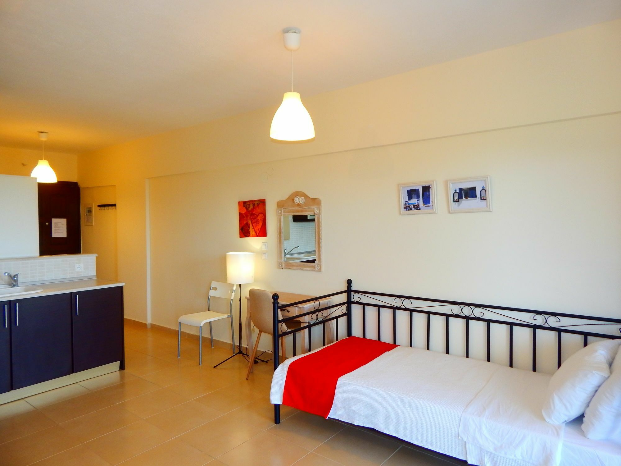 Kripis Studio Paliouri Bagian luar foto