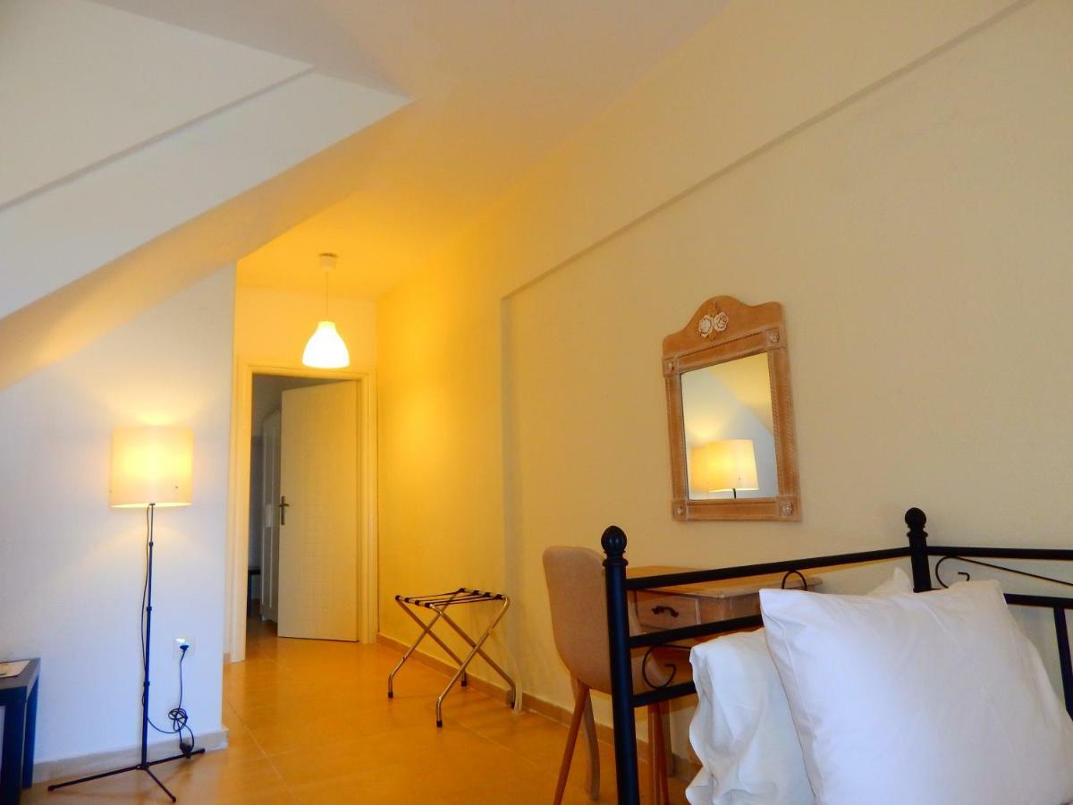 Kripis Studio Paliouri Bagian luar foto