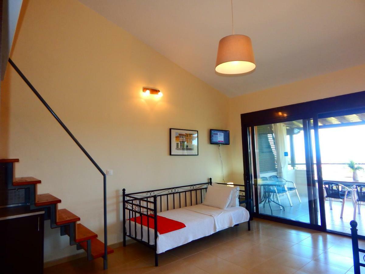 Kripis Studio Paliouri Bagian luar foto